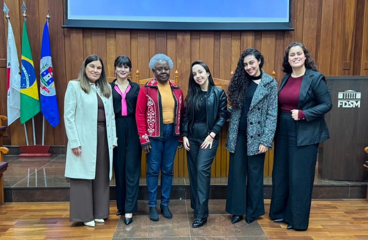 Mesa Redonda debate Violência Doméstica e Familiar contra a Mulher