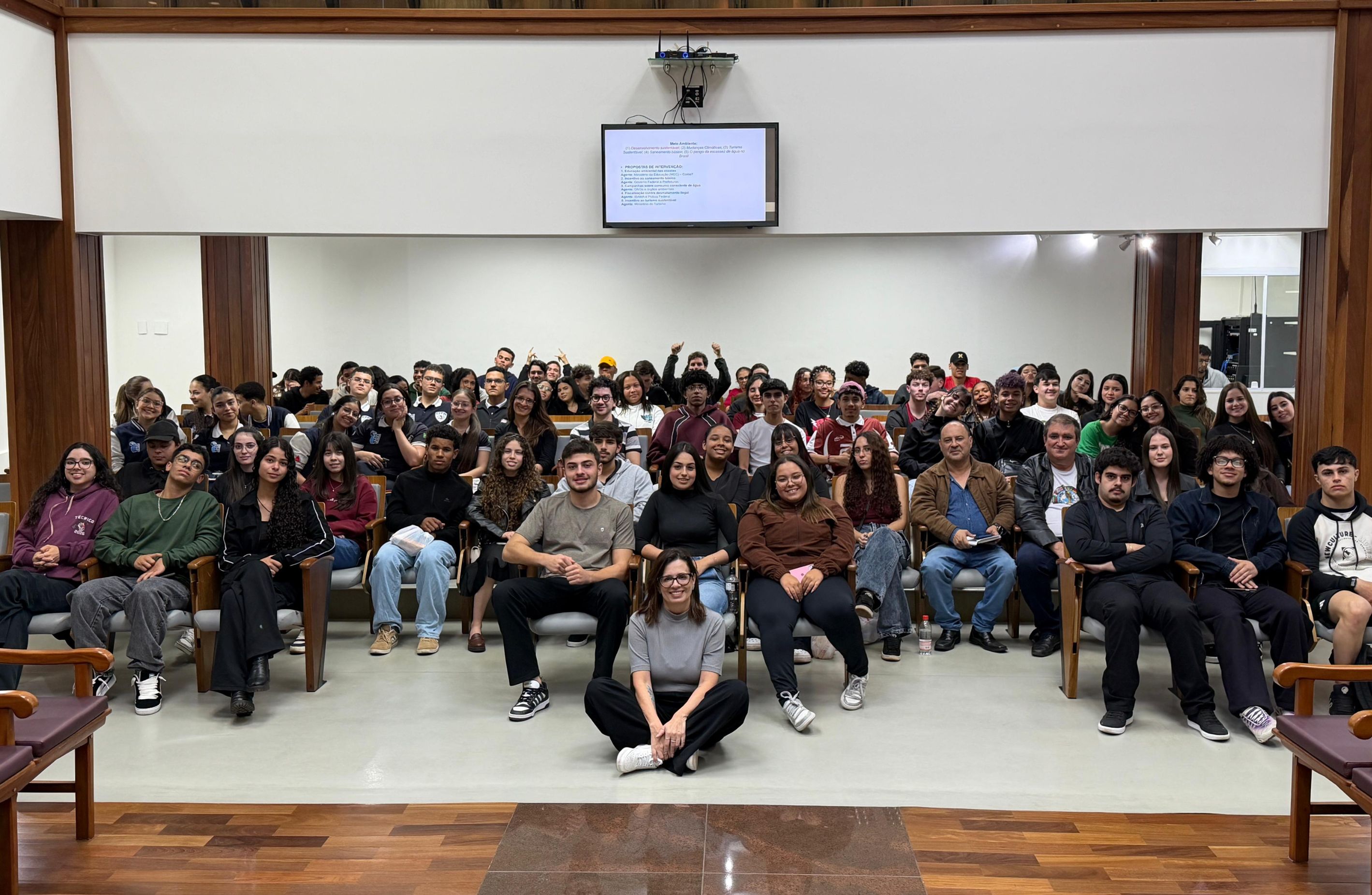 Rumo ao ENEM: FDSM recebe estudantes para Oficina de Redação