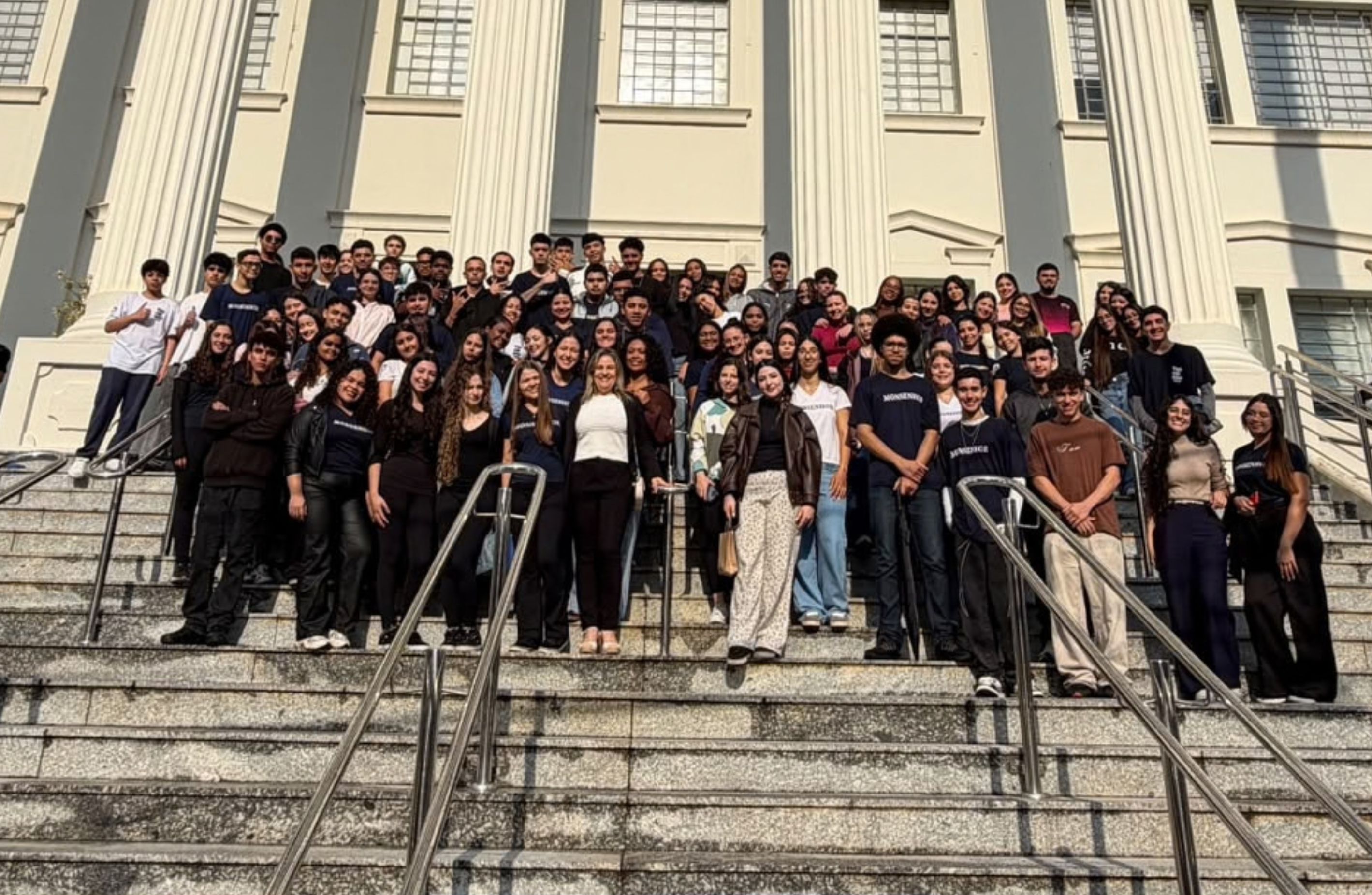 Estudantes vivenciam experiência universitária na FDSM