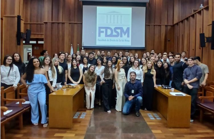 Estudantes do 1º período participam de Júri Simulado
