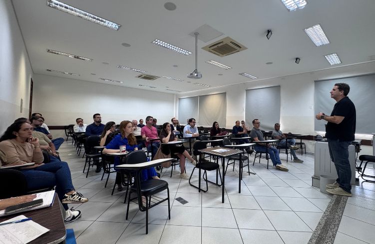 Direção da FDSM realiza reunião com docentes da graduação e marca abertura do semestre letivo