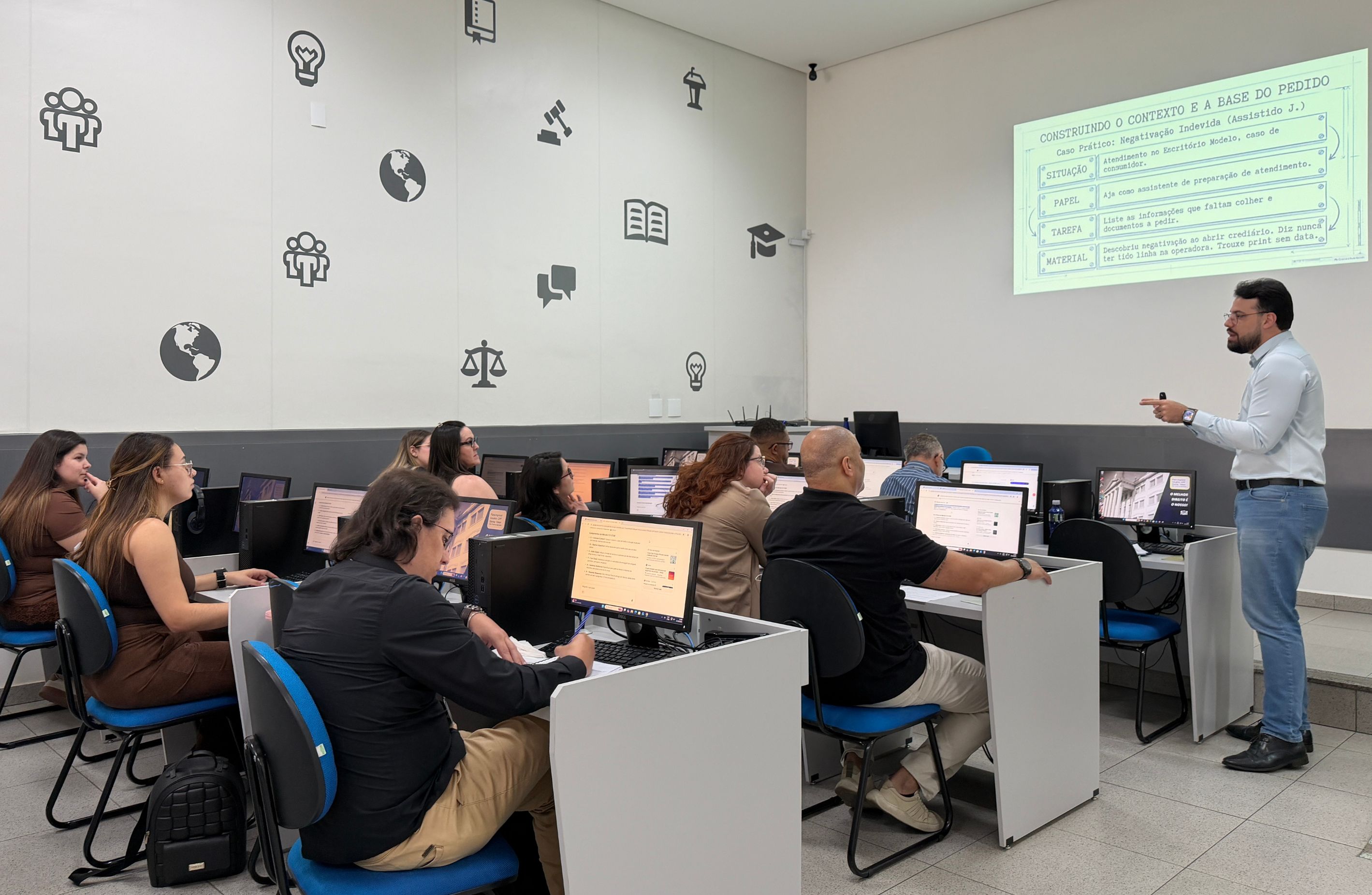 FDSM promove treinamento sobre IA para estagiários do Escritório Modelo