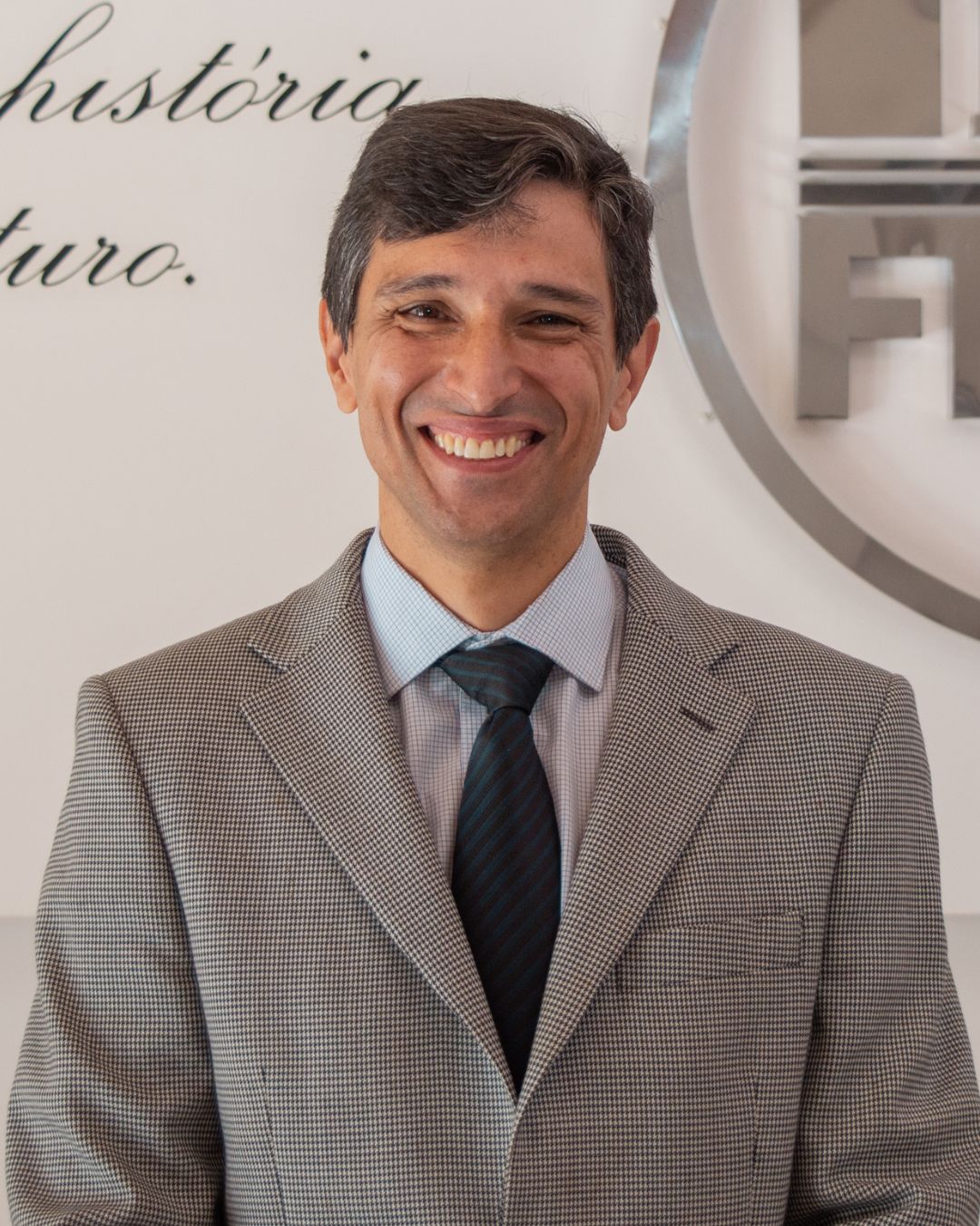 Prof. Me. Edmar de Souza Salgado